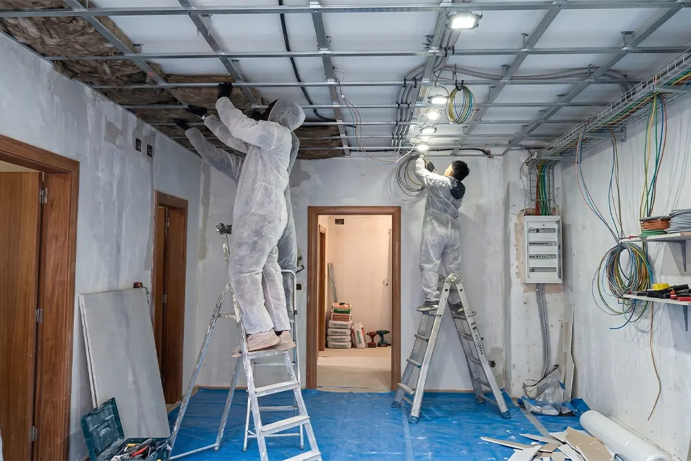 Instalación de pladur y cableado eléctrico en un chalet